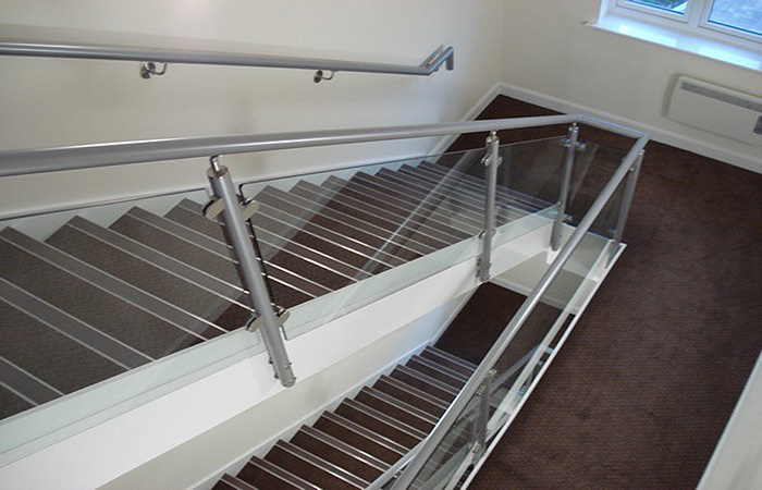 Aluminium glass balustrade systems